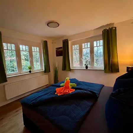 Im Gruenen Mit Kamin Holiday home Oranienburg